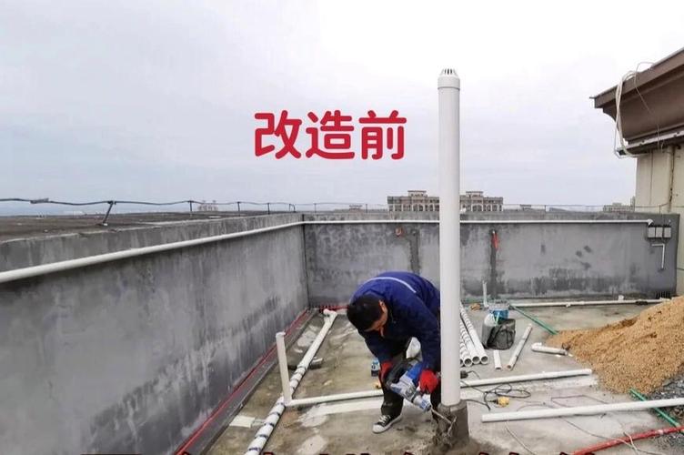 由于我无法直接提供图片，以下是一个简单的阳台室外烟囱安装图的文字描述